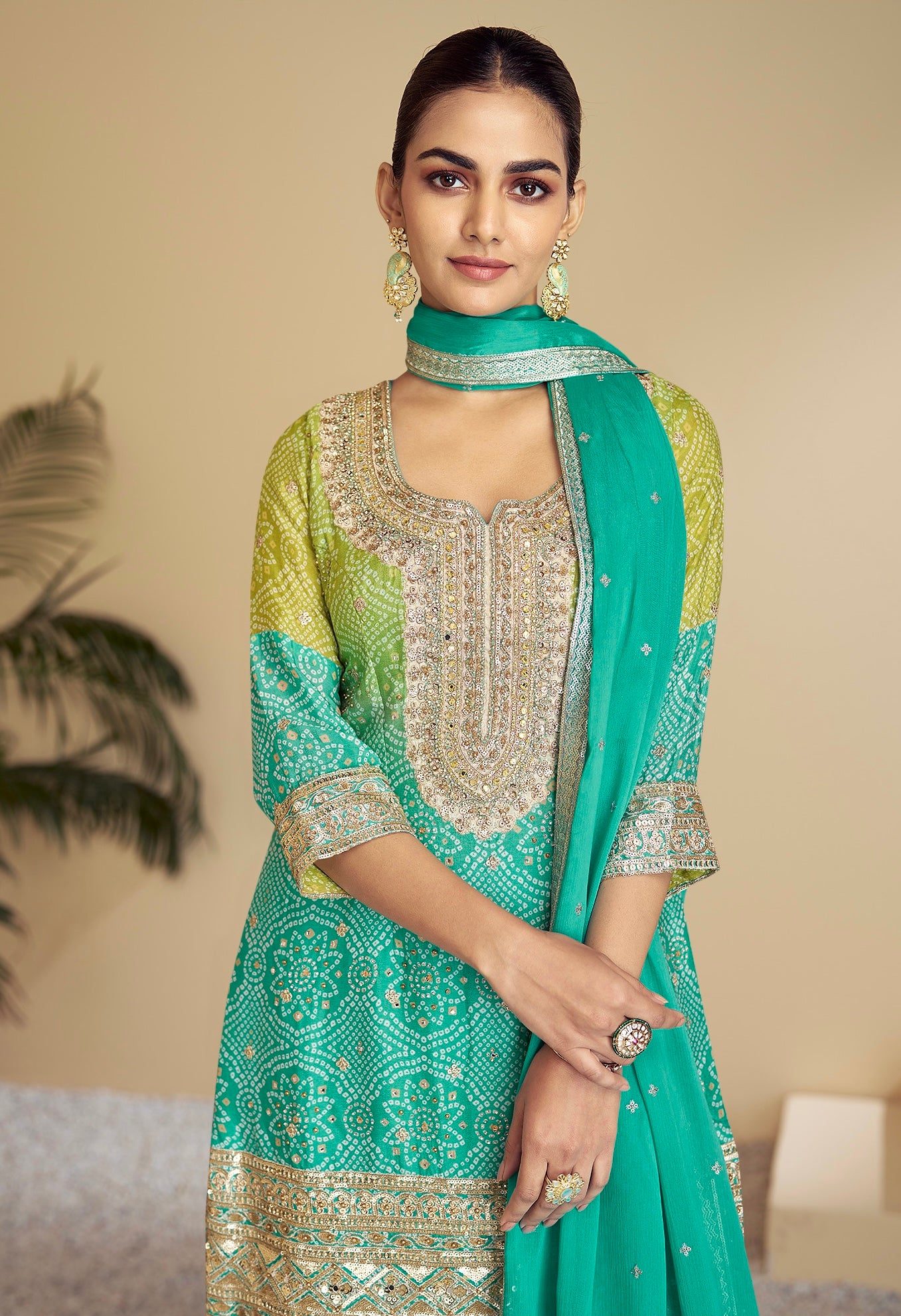 Mehreen Bandhej Elegance Set
